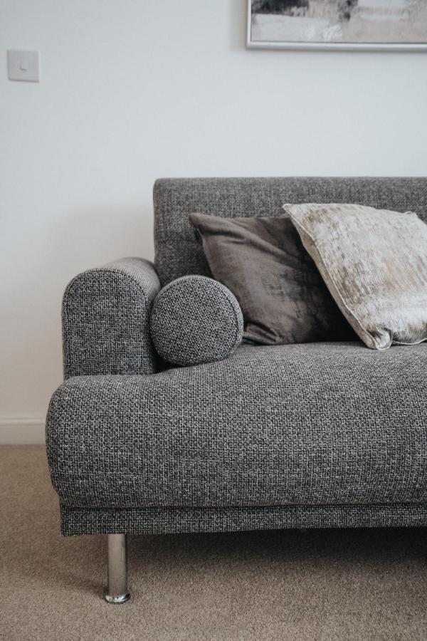 Lovely Modern 2 Bed City Centre Apartment With Free Parking - Double Or Twin Beds Available Γούλβερχαμπτον Εξωτερικό φωτογραφία