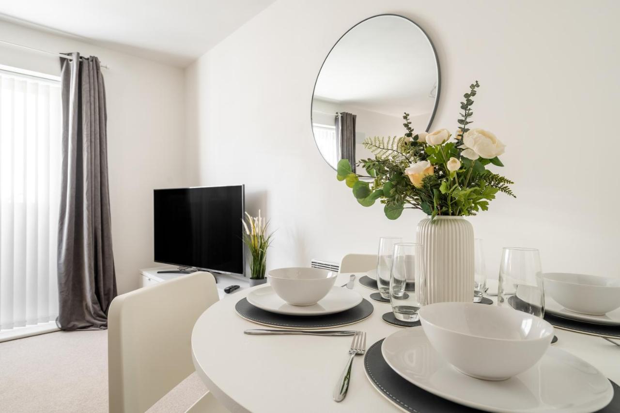 Lovely Modern 2 Bed City Centre Apartment With Free Parking - Double Or Twin Beds Available Γούλβερχαμπτον Εξωτερικό φωτογραφία