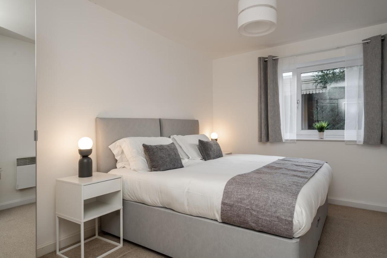 Lovely Modern 2 Bed City Centre Apartment With Free Parking - Double Or Twin Beds Available Γούλβερχαμπτον Εξωτερικό φωτογραφία